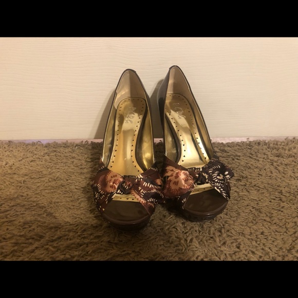 BCBG Heels - Picture 3 of 3